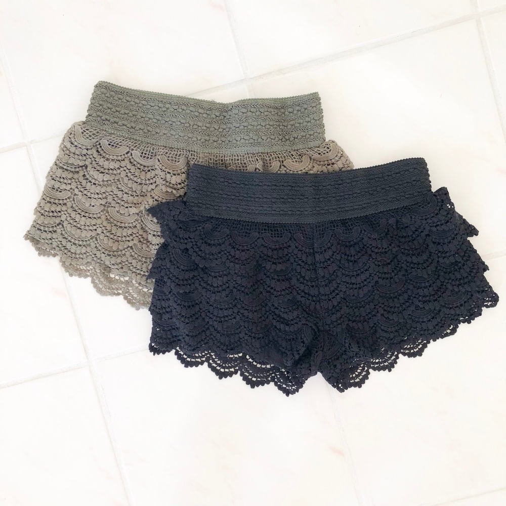 SHORTS BUNDLE✨Black & Olive Green Scalloped Shorts